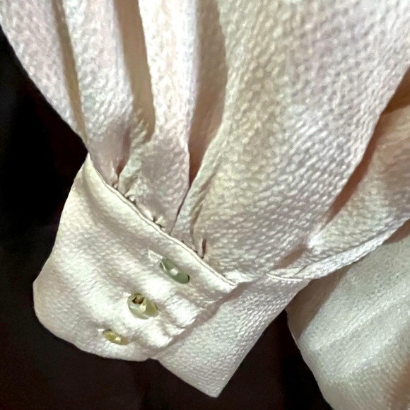 Ladies Entro Blouse, NWT,Size XL, Cream color, very nice, it is a boutique top - Picture 5 of 5